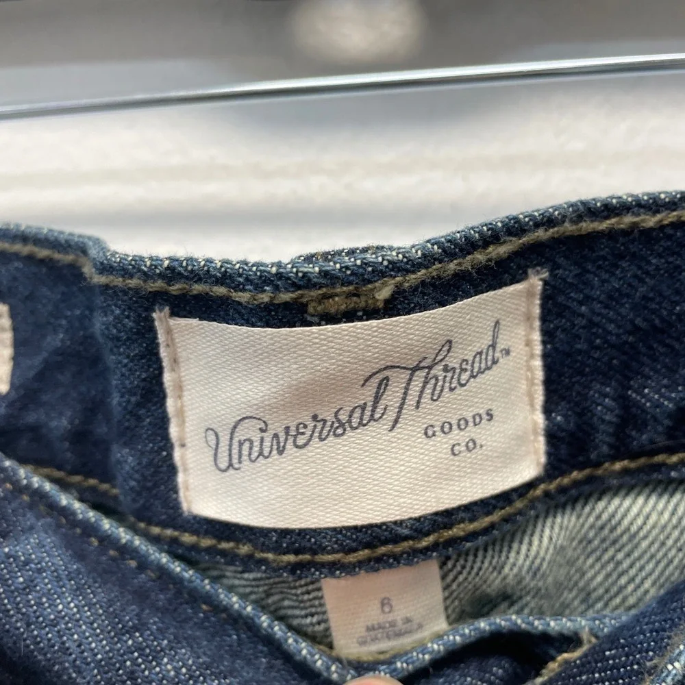 Universal Thread Women's Blue 90s Baggy Mid Rise Denim Jean Shorts Size 6